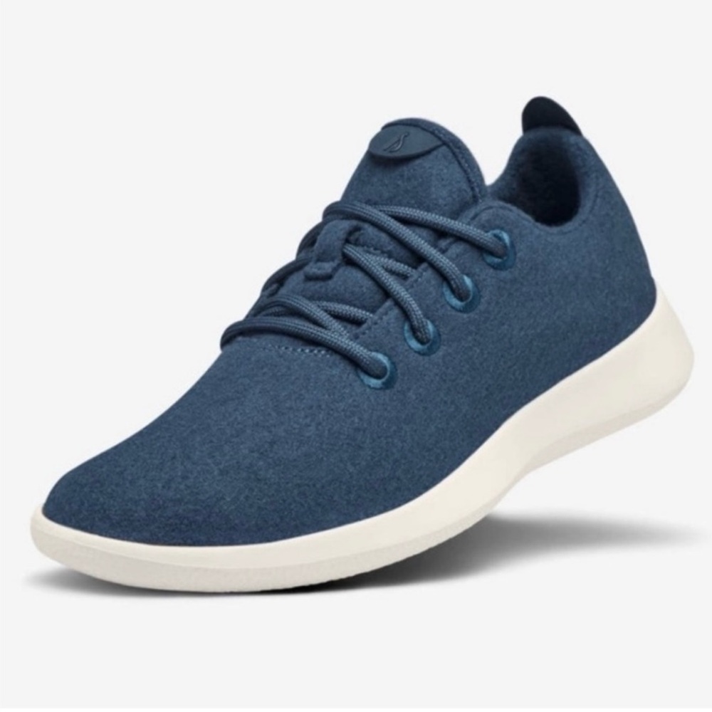 Allbirds Wool Runners Sneakers Twilight Navy Blue
Minimalist Athletic Me…